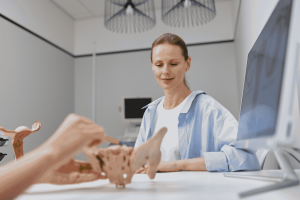 Perimenopausal women in Physiotherapy office